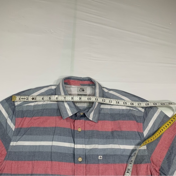 Quiksilver Men's Striped Button down short sleeve shirts size Medium - Picture 8 of 10